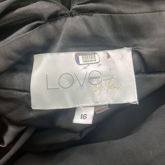 Love by Theia Black Lace Scoop Neck Gown Full Length Dress - Picture 10 of 11